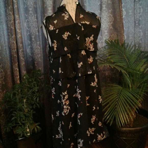 Sleeveless dress - Picture 5 of 6